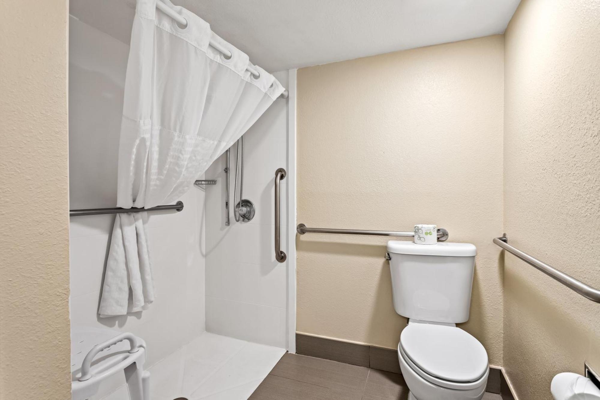 Comfort & Downtown 2*