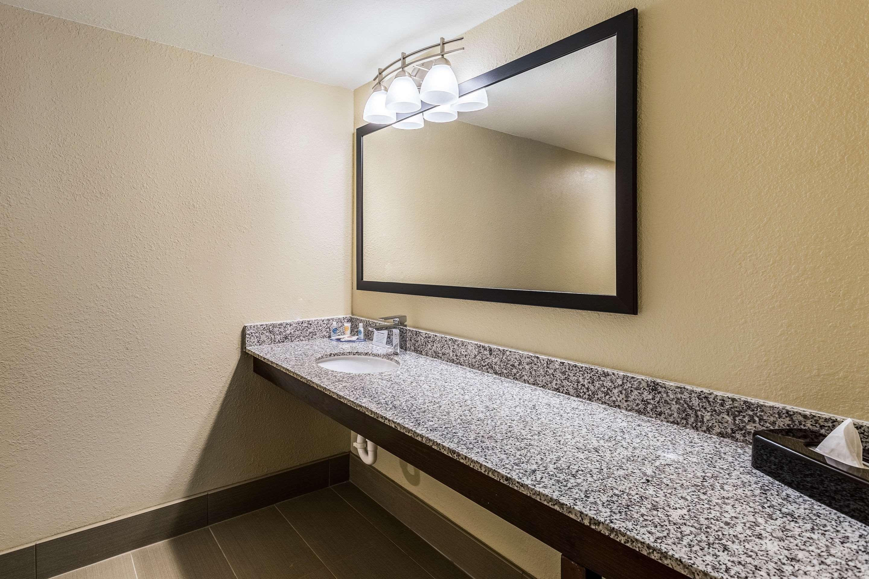 Hotel Comfort & Downtown 2*